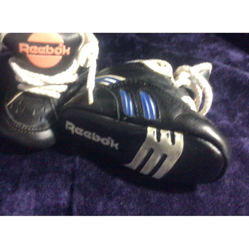 Reebok - Picture 2 of 2